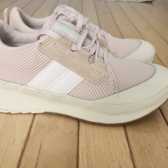 Sorel Pink and Cream Sneakers Minimalist Design - Picture 5 of 6